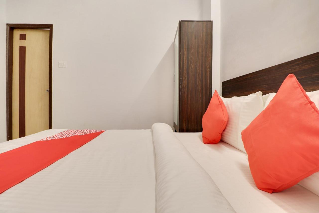 Hotel O The Velvet Chinhat Tiraha Exterior photo