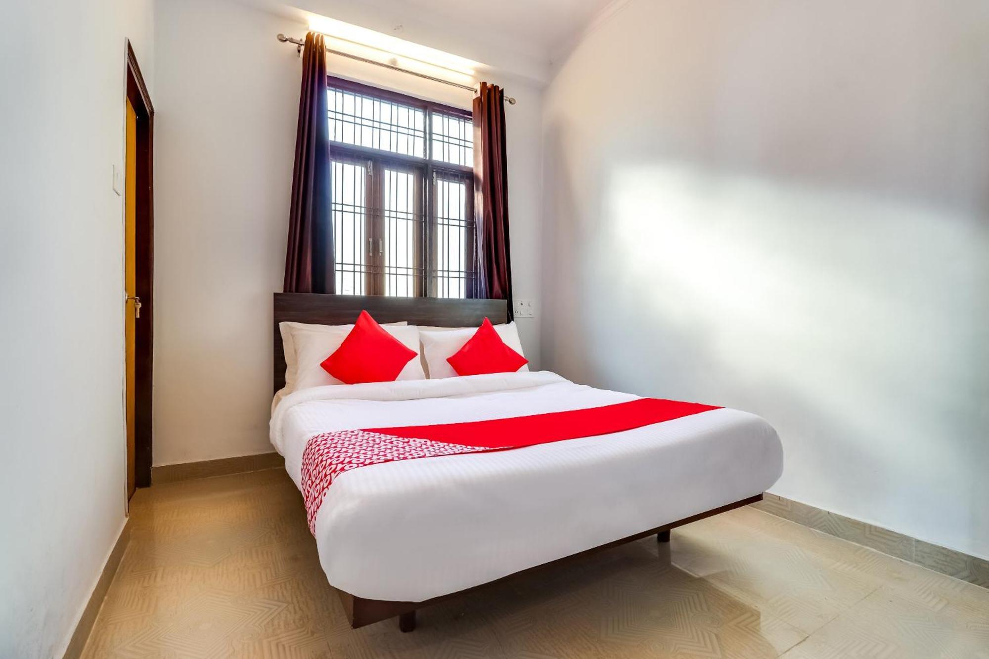 Hotel O The Velvet Chinhat Tiraha Exterior photo